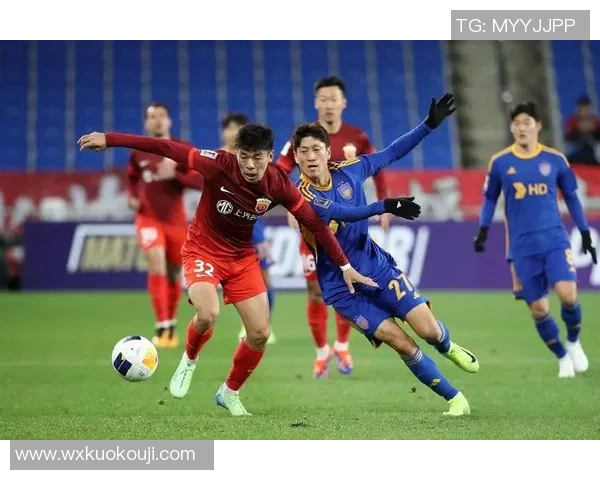 中韩足球对抗再起波澜韩国球员激烈踢人引发争议与讨论